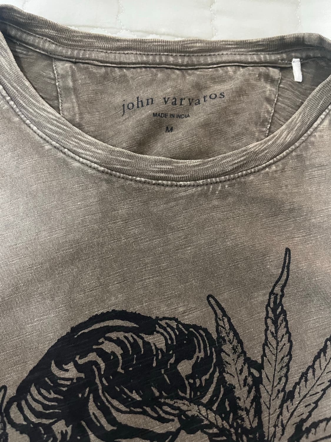 존 바바토스 티셔츠 상품이미지4