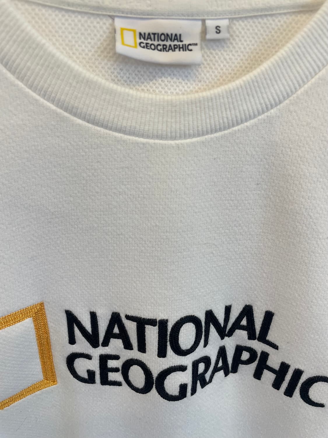 내셔널지오그래픽 화이트 맨투맨 상품이미지2
