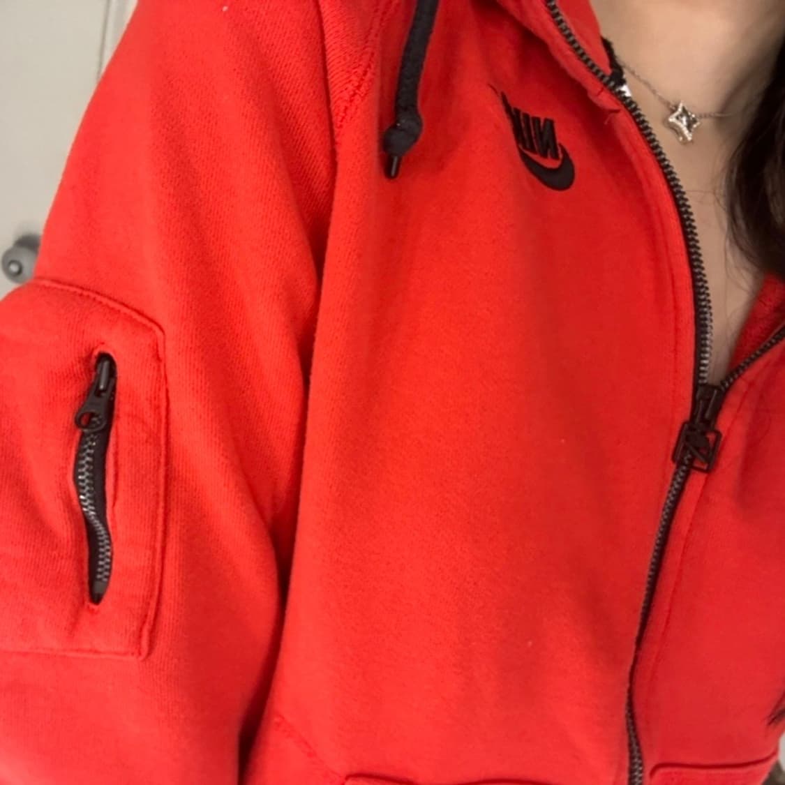 나이키 레드블랙 테크팩 후드집업 ❤️🖤 상품이미지3