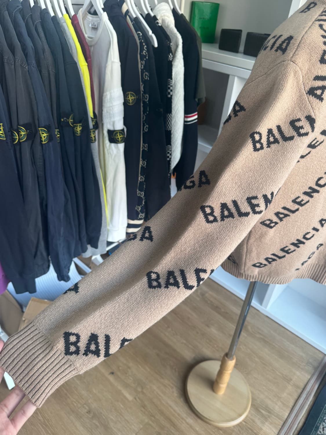 발렌시아가 멀티로고 니트 상품이미지3