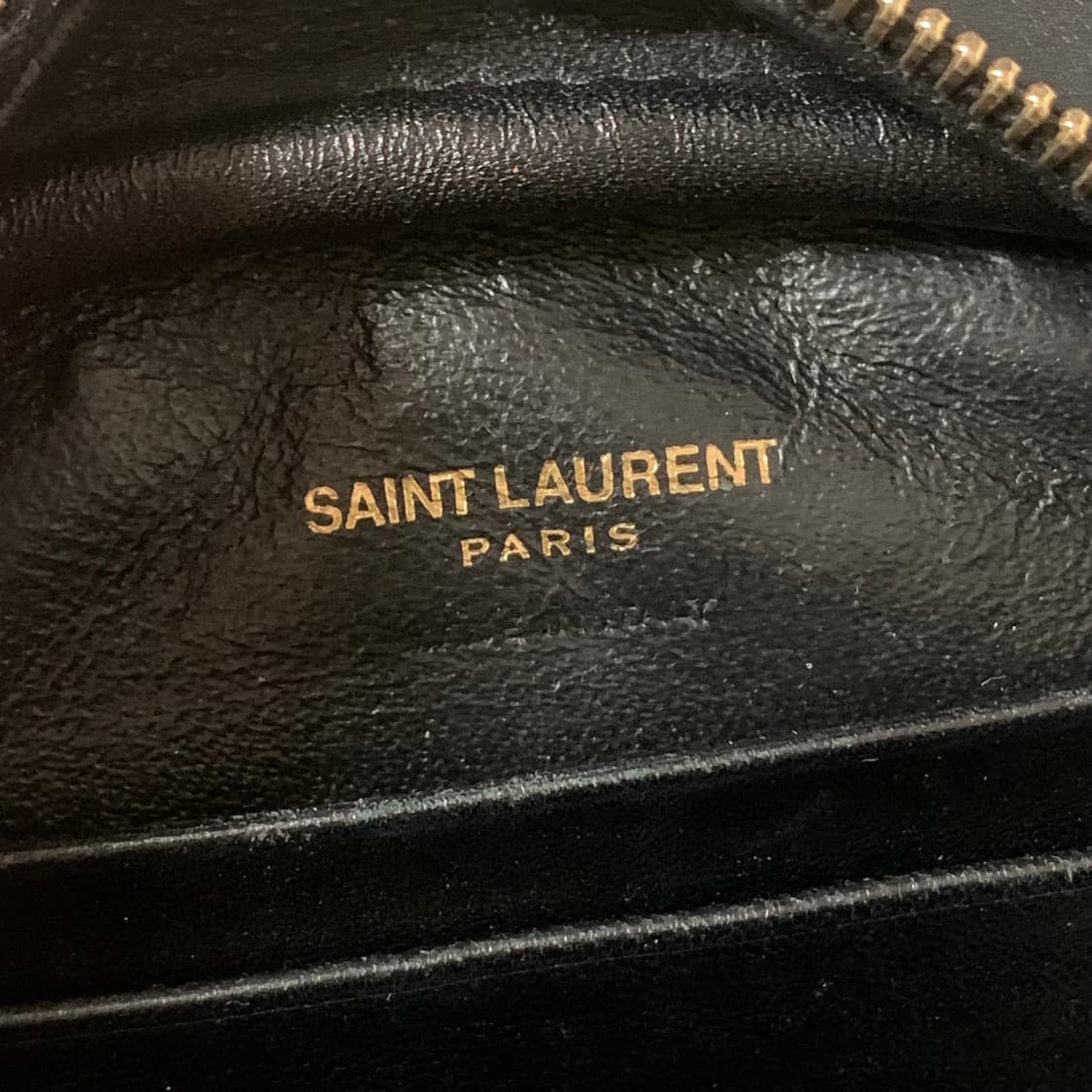 정품) 생로랑 YSL 블랙 레더 모노그램 태슬 블로거 미니 크로스백 금장 상품이미지5