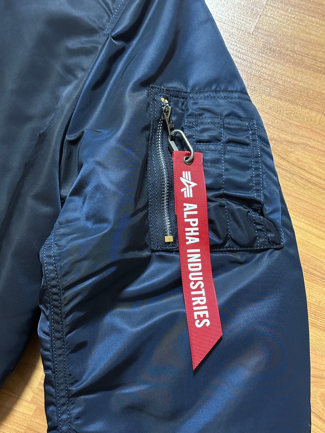 [새제품] 알파인더스트리 MA-1 레귤러핏 레플리카 블루, 네이비 M 상품이미지3