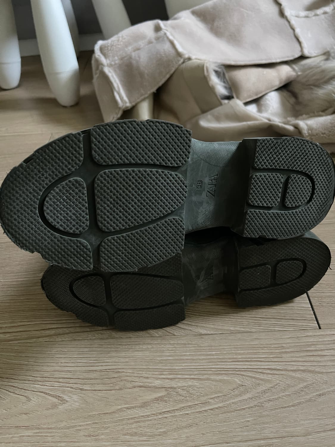 ZARA 첼시부츠 245size (38size) 상품이미지5
