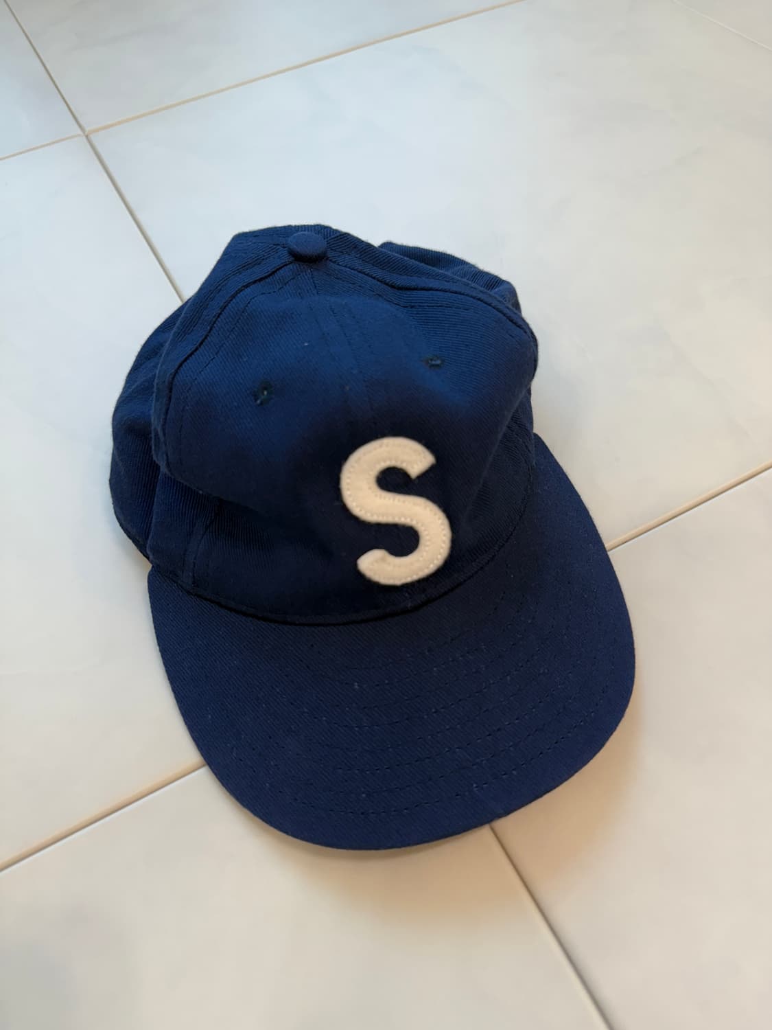 이벳필드 S로고 캔버스소재 볼캡 네이비 상품이미지1