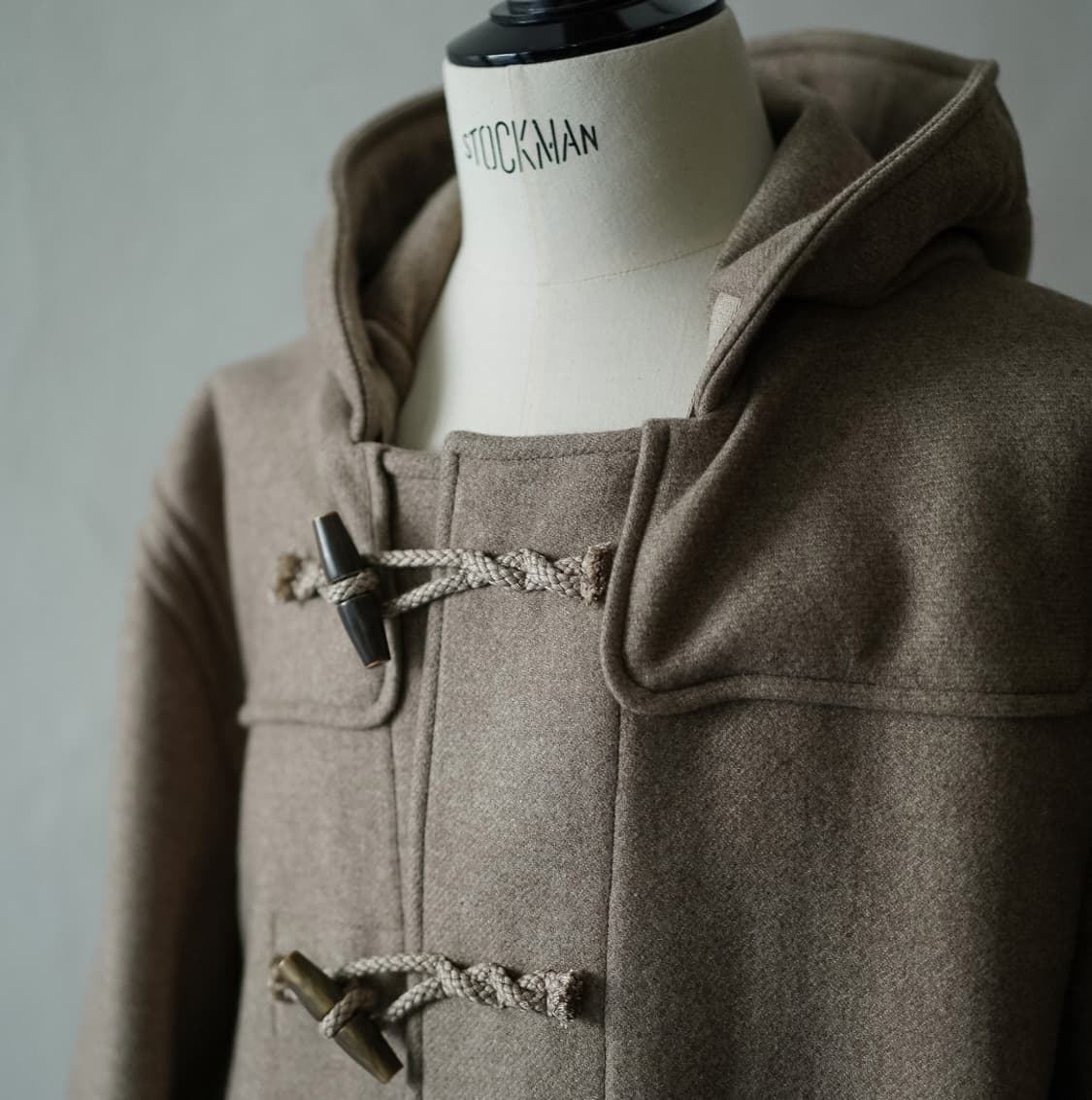 [2,새상품] 헤릴 24AW 캐시미어 더플코트 팝니다 상품이미지2