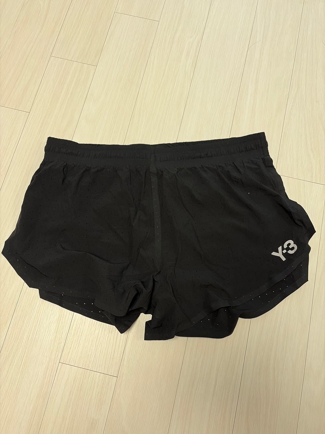 Y-3 Men's Run Shorts in Black 상품이미지1