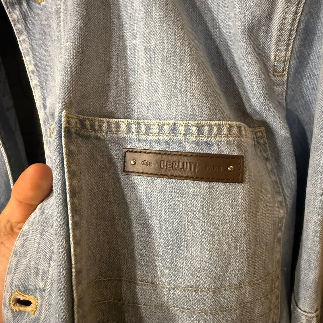 벨루티 24 S/S 데님(청) 셔츠 자켓 판매 합니다. 상품이미지3