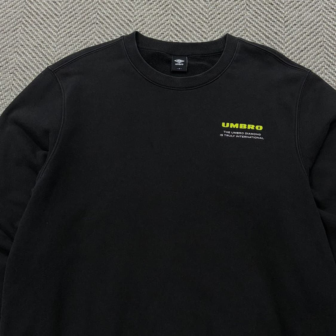 엄브로 베이직 로고 맨투맨 v2524 상품이미지3