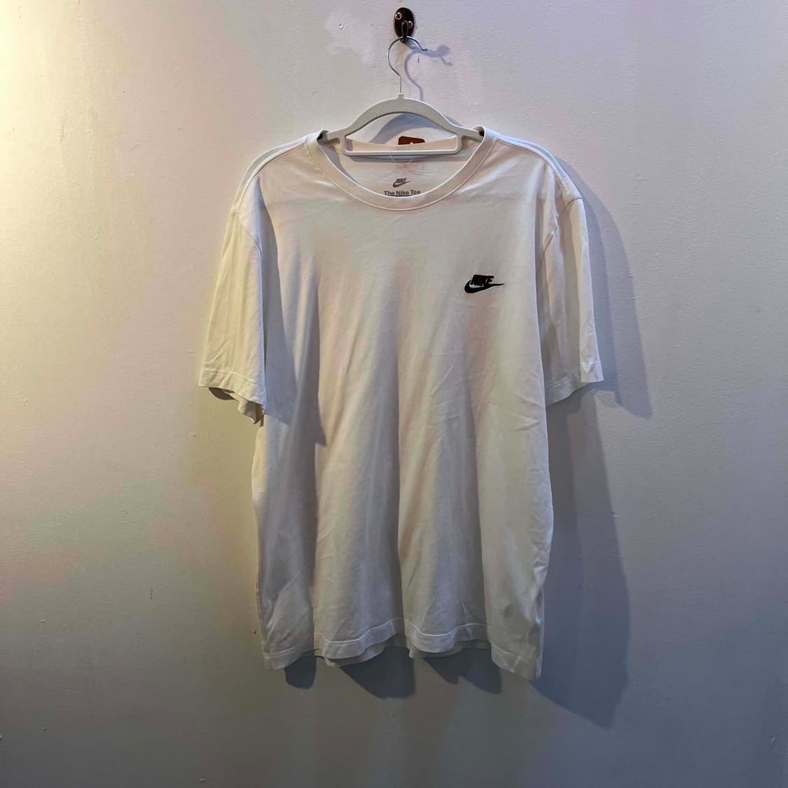 [XL] 나이키 푸츄라 화이트 반팔 티셔츠 상품이미지1