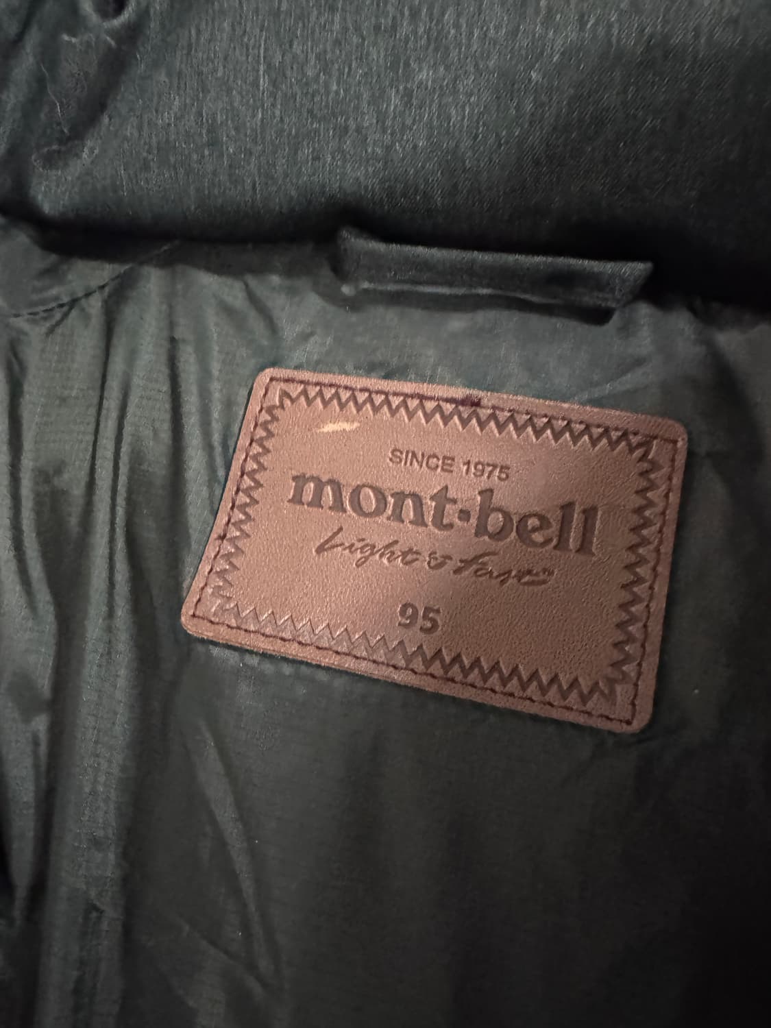 여성 몽벨 Mont-bell 구스다운 라쿤털 후드 패딩 M 상품이미지3