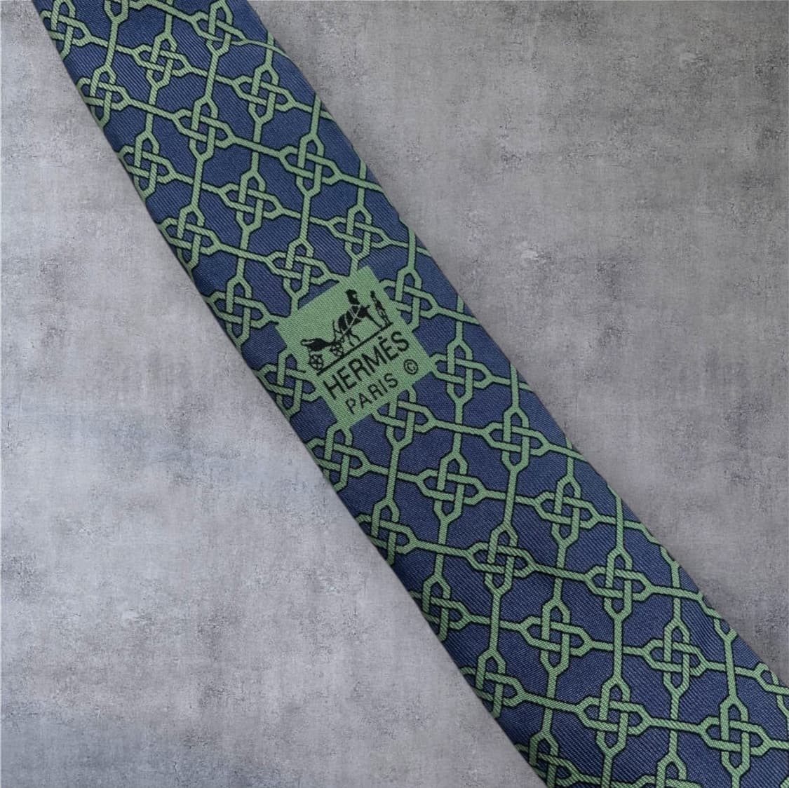 에르메스 Hermes 네이비 그린 셀틱 매듭 패턴 실크 넥타이 상품이미지5