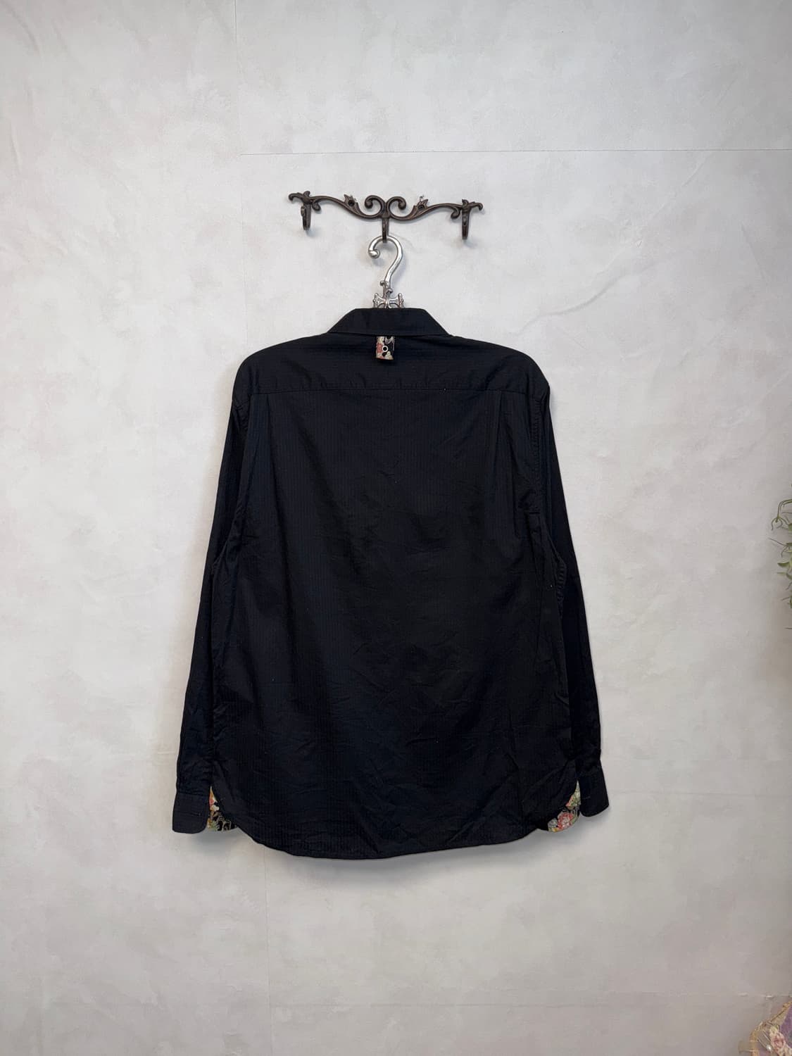 Black oriental detail over loose shirt 상품이미지3