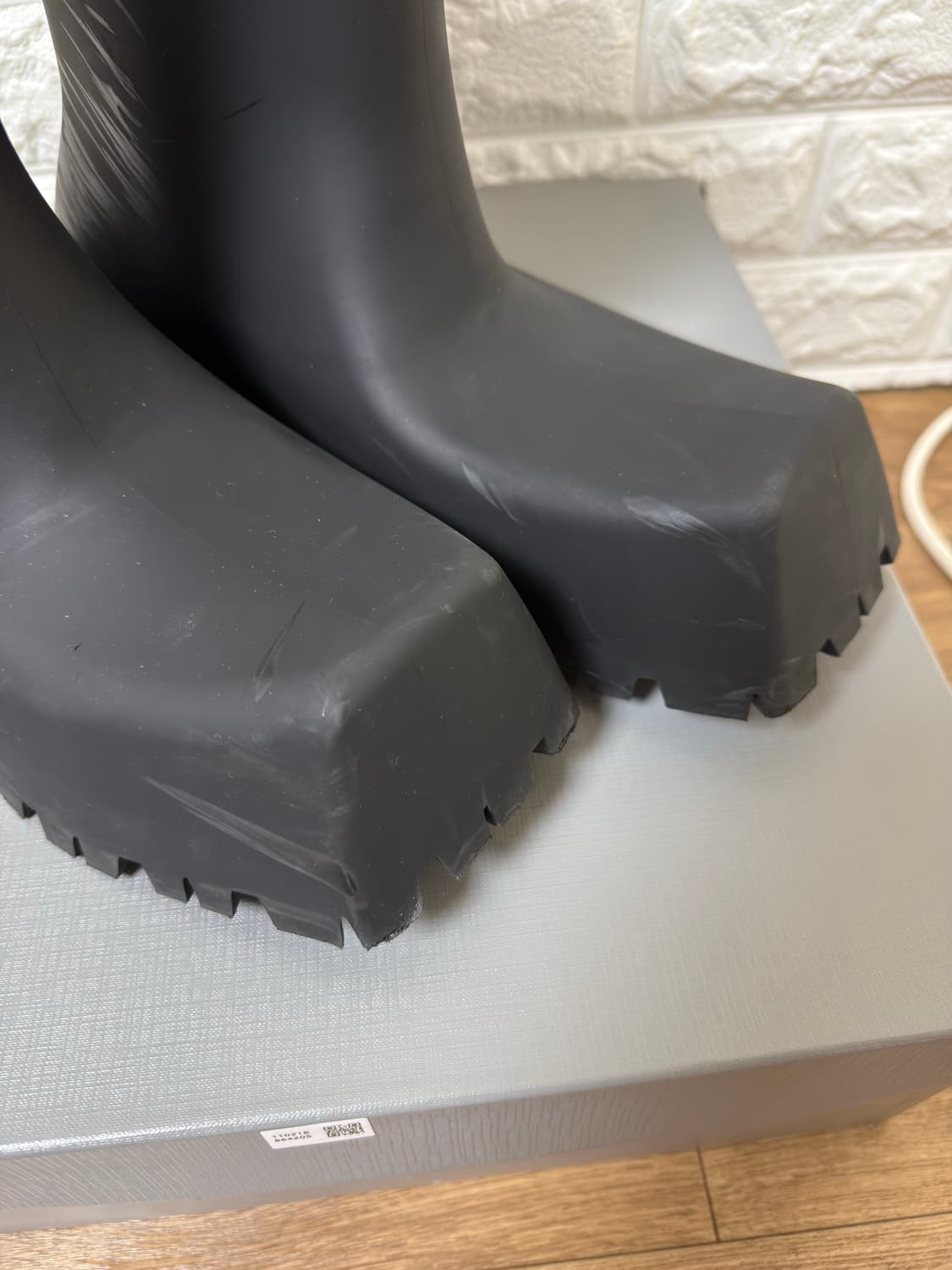 발렌시아가 트루퍼 러버 부츠 블랙 상품이미지9