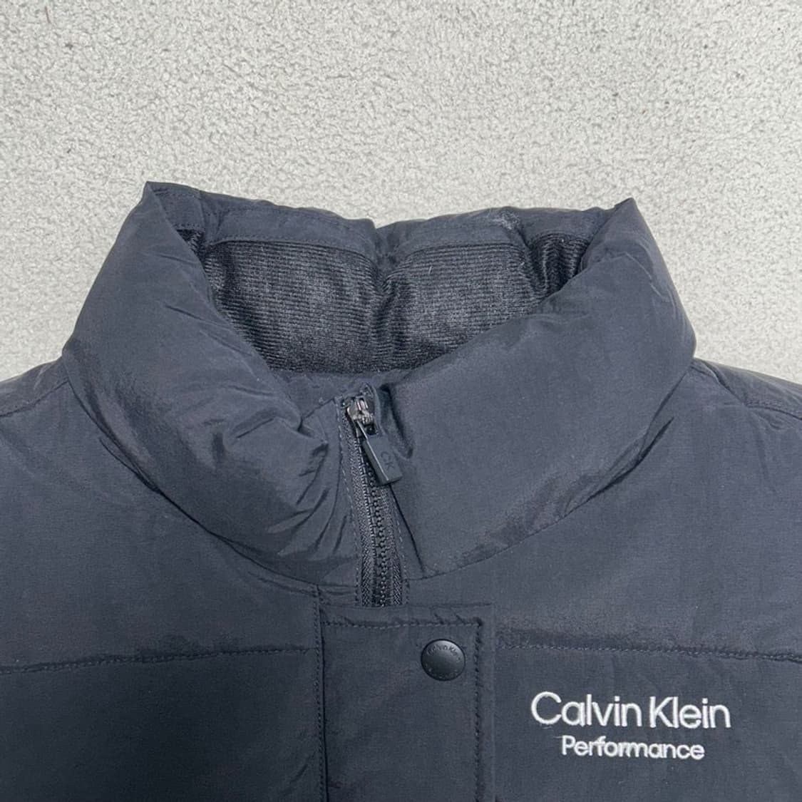 캘빈클라인 퍼포먼스 블랙 패딩 베스트 S 상품이미지3