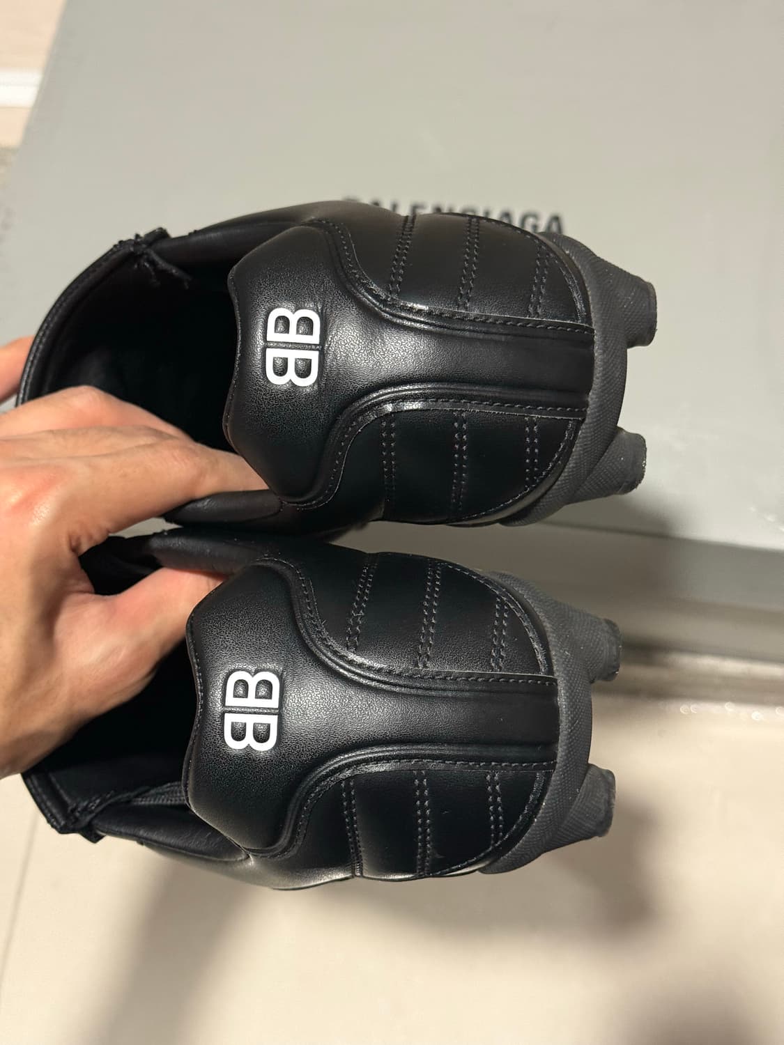 발렌시아가 사커 스니커즈 블랙 42 상품이미지3