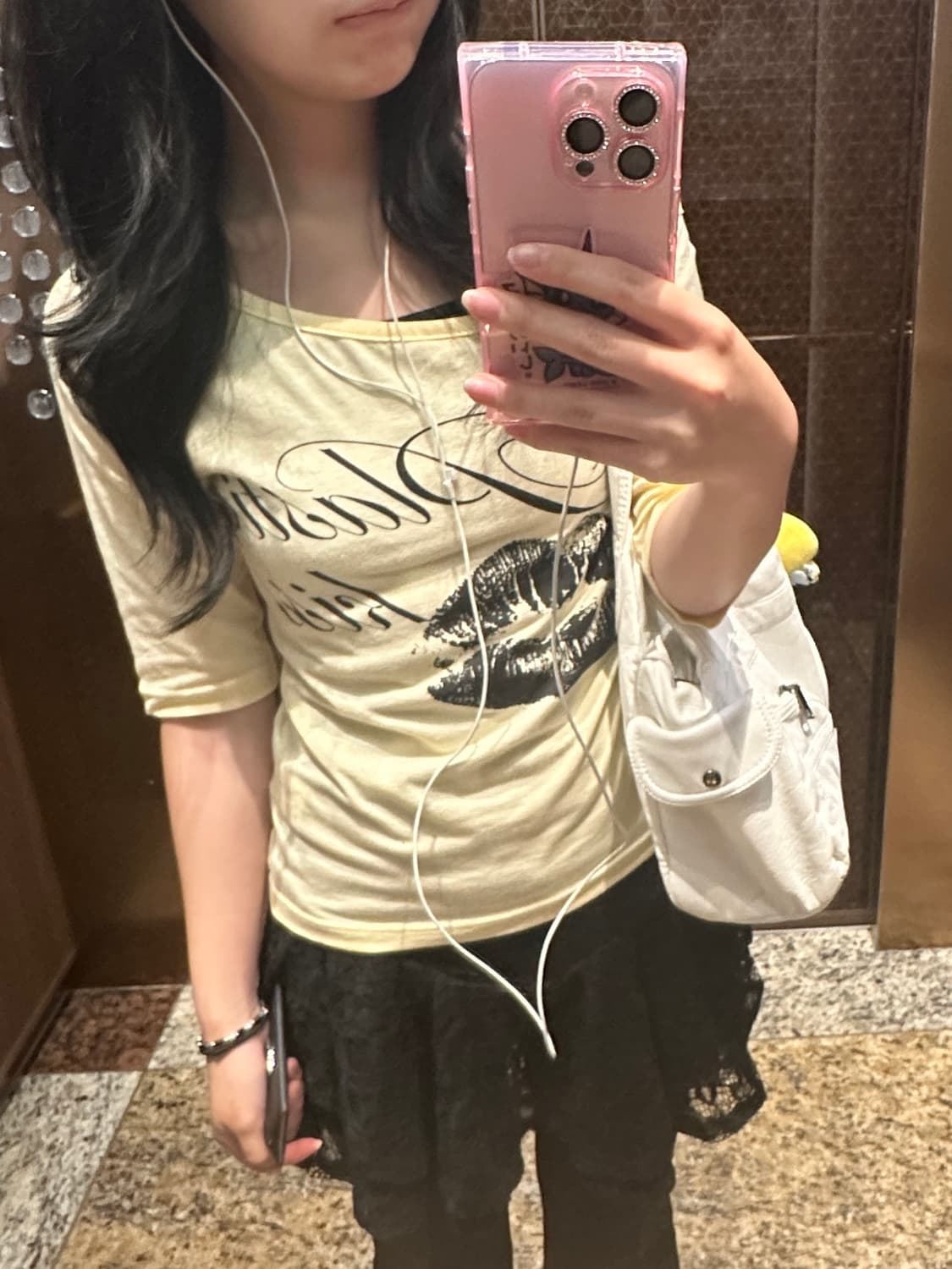 팬시클럽 플라스틱 키스 원숄더 탑 상품이미지2