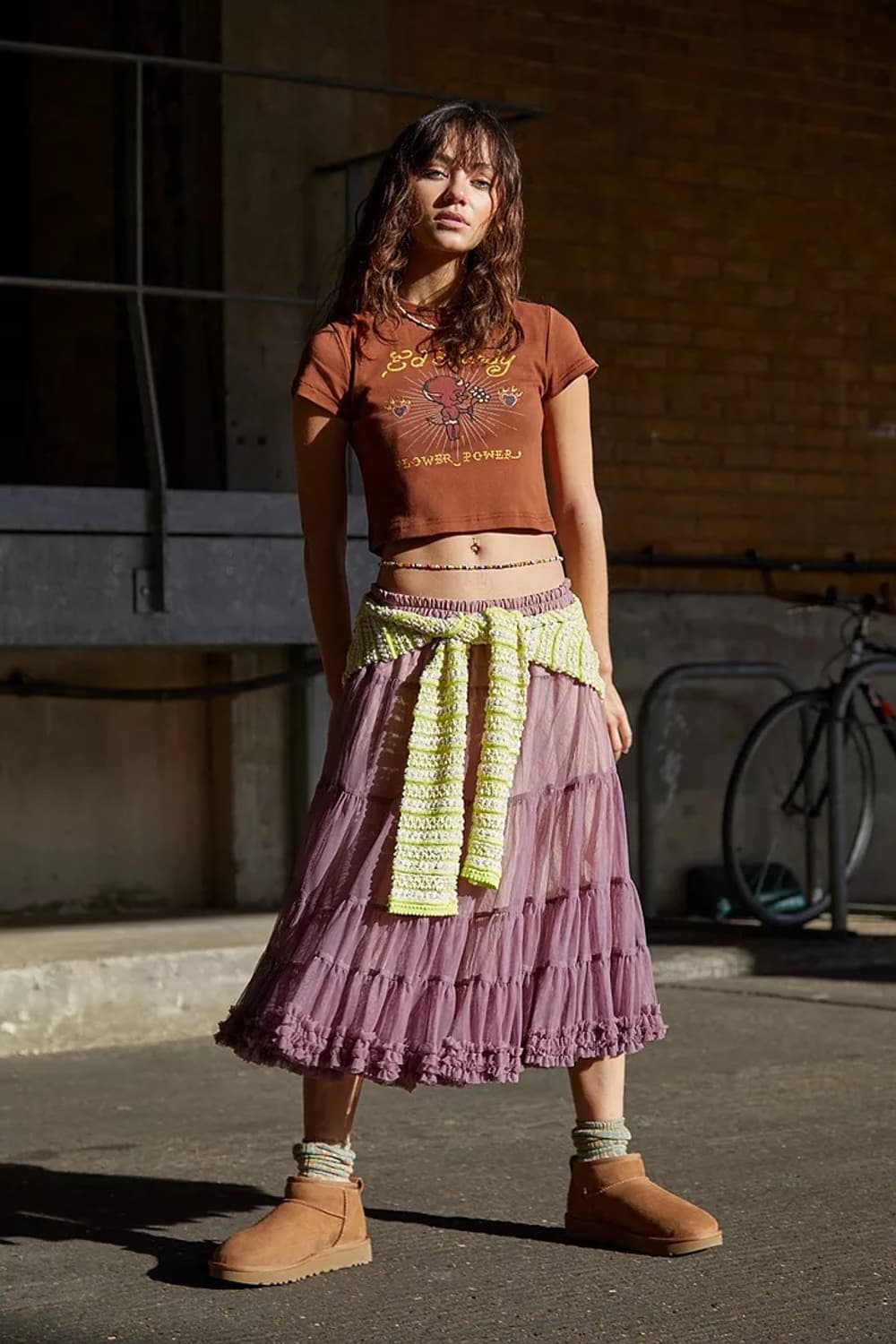 에드 하디 x UO 한정판 타투 베이비 크롭티 브라운 반팔 티셔츠  상품이미지4