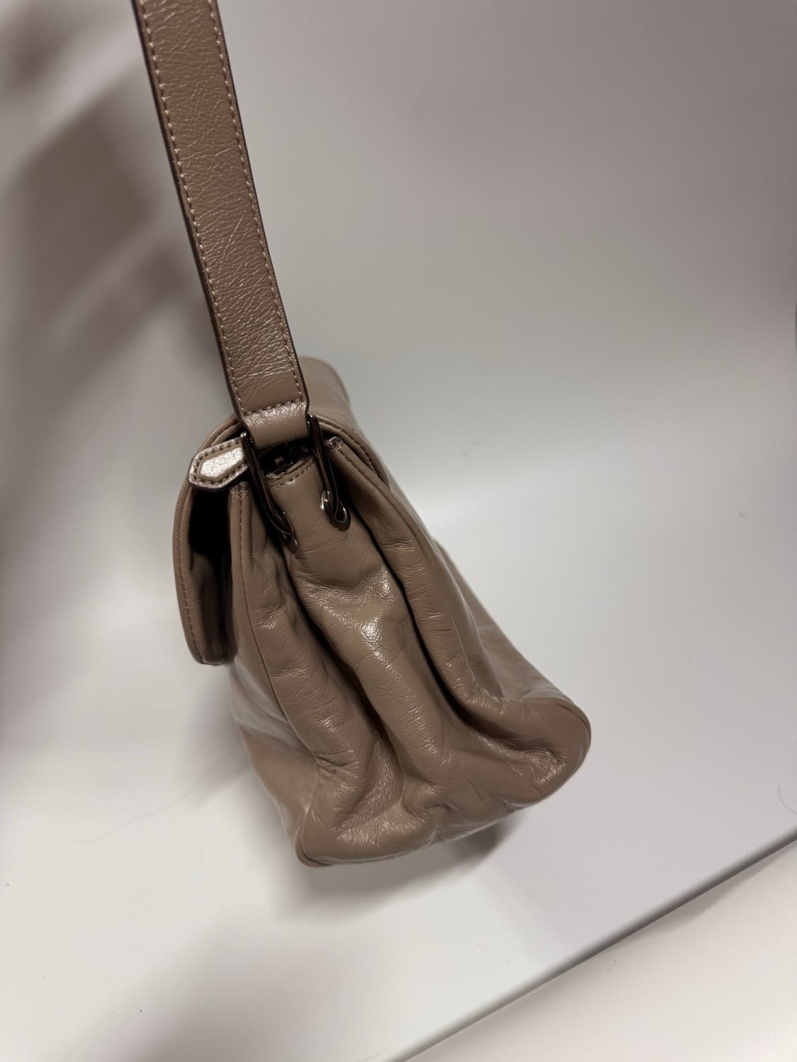 분크 오캄 두 숄더백 베이지 M 상품이미지5