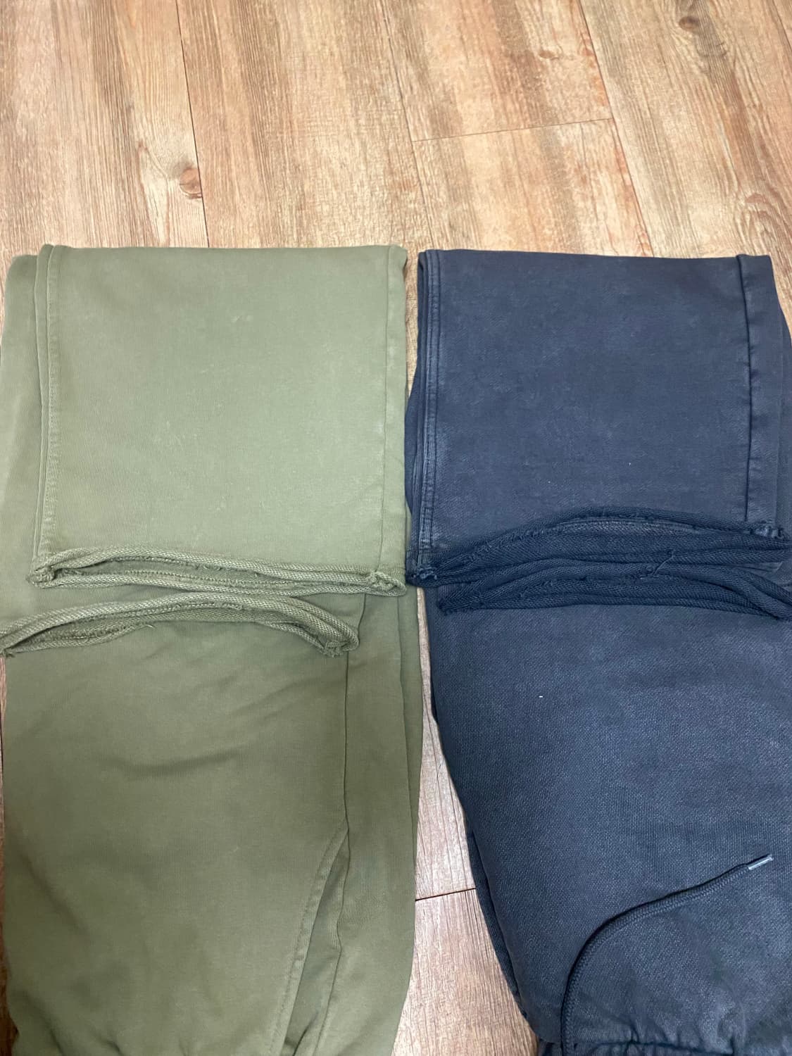 H&M 워시드 스웨트 릴렉스핏 2가지 컬러 판매합니다. 상품이미지10