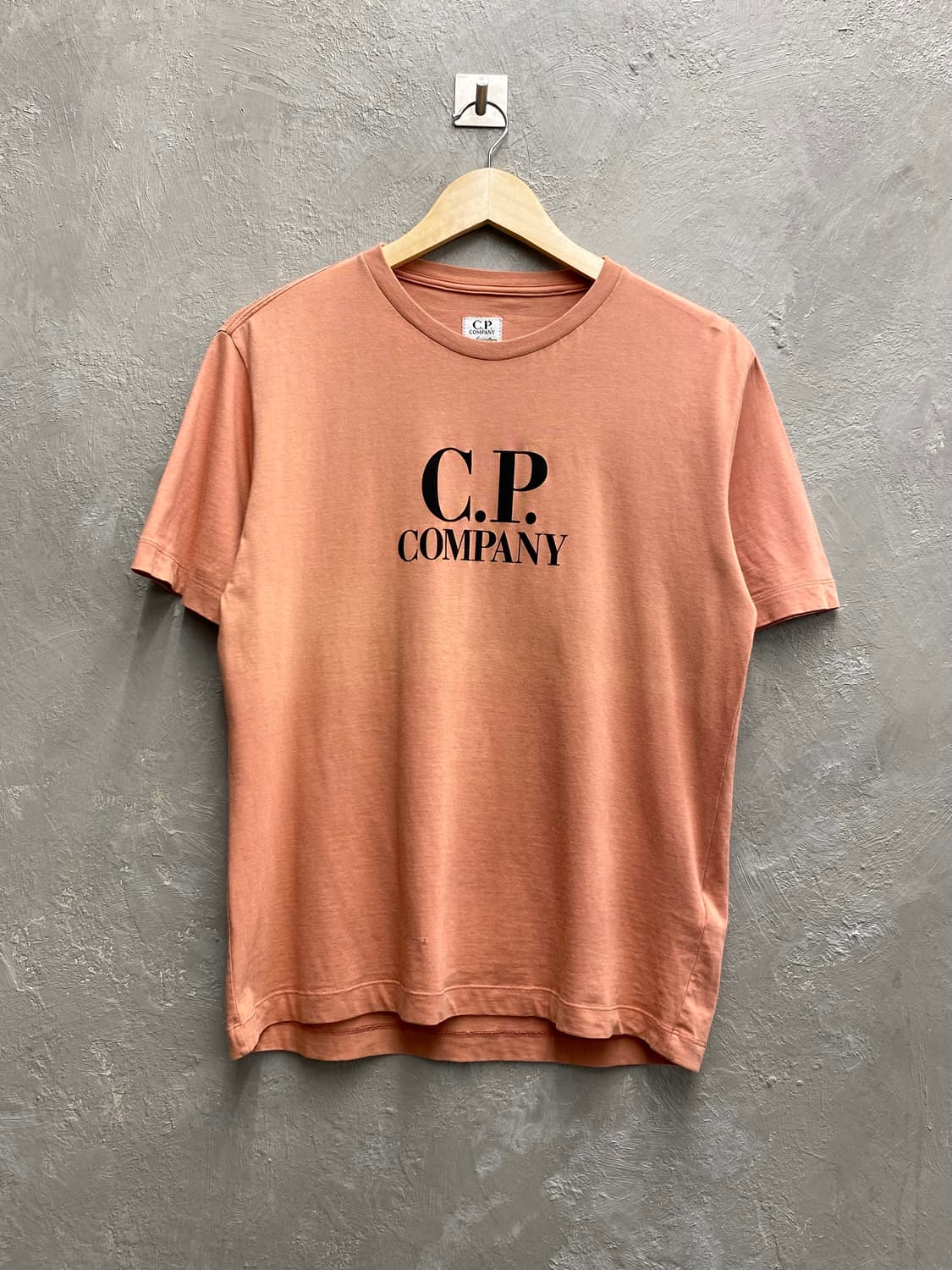 [M] C.P Company 씨피 컴퍼니 고글 프린팅 반팔 티셔츠 상품이미지1