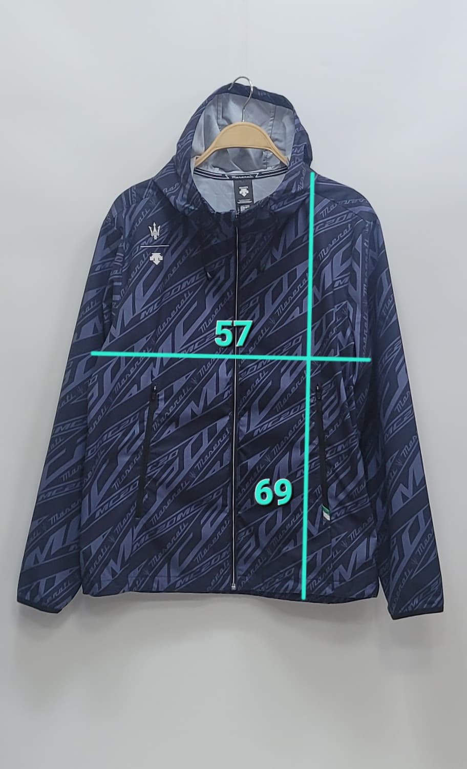 DESCENTE 22년 데상트 X 마세라티MC20 CAMO 후드 바람막이 상품이미지10