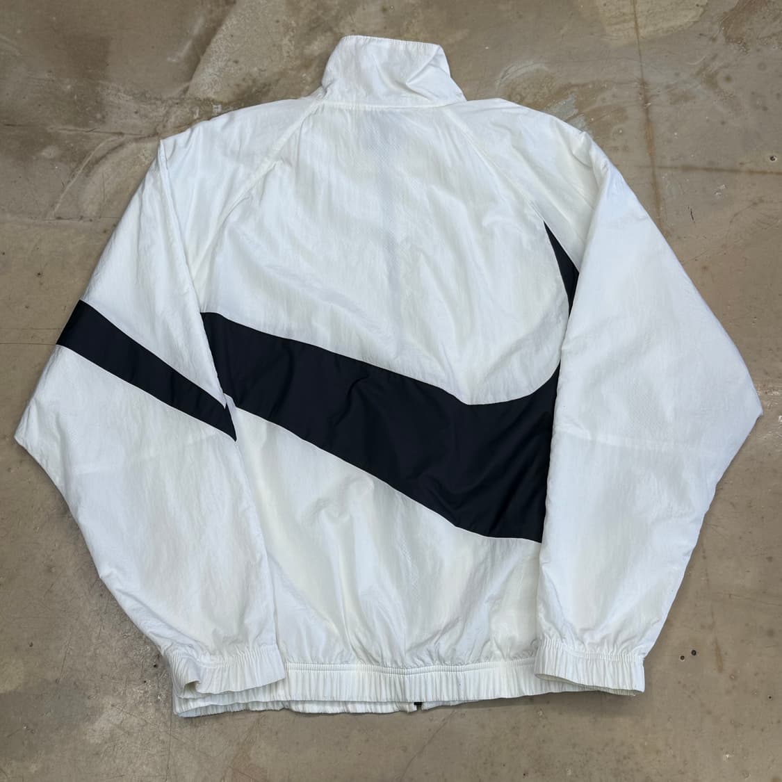 L 나이키 빅스우시 화이트 바람막이 상품이미지3