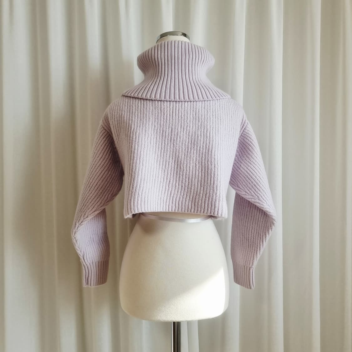 Aritzia Babaton 메리노울100% 크롭니트티 (44-날씬55) 상품이미지3