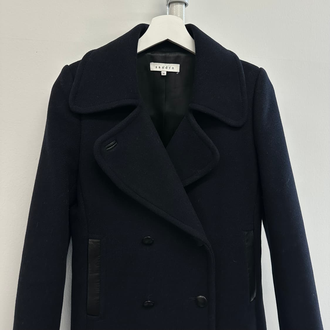 산드로 램스킨 레더 디테일 울 코트 상품이미지3