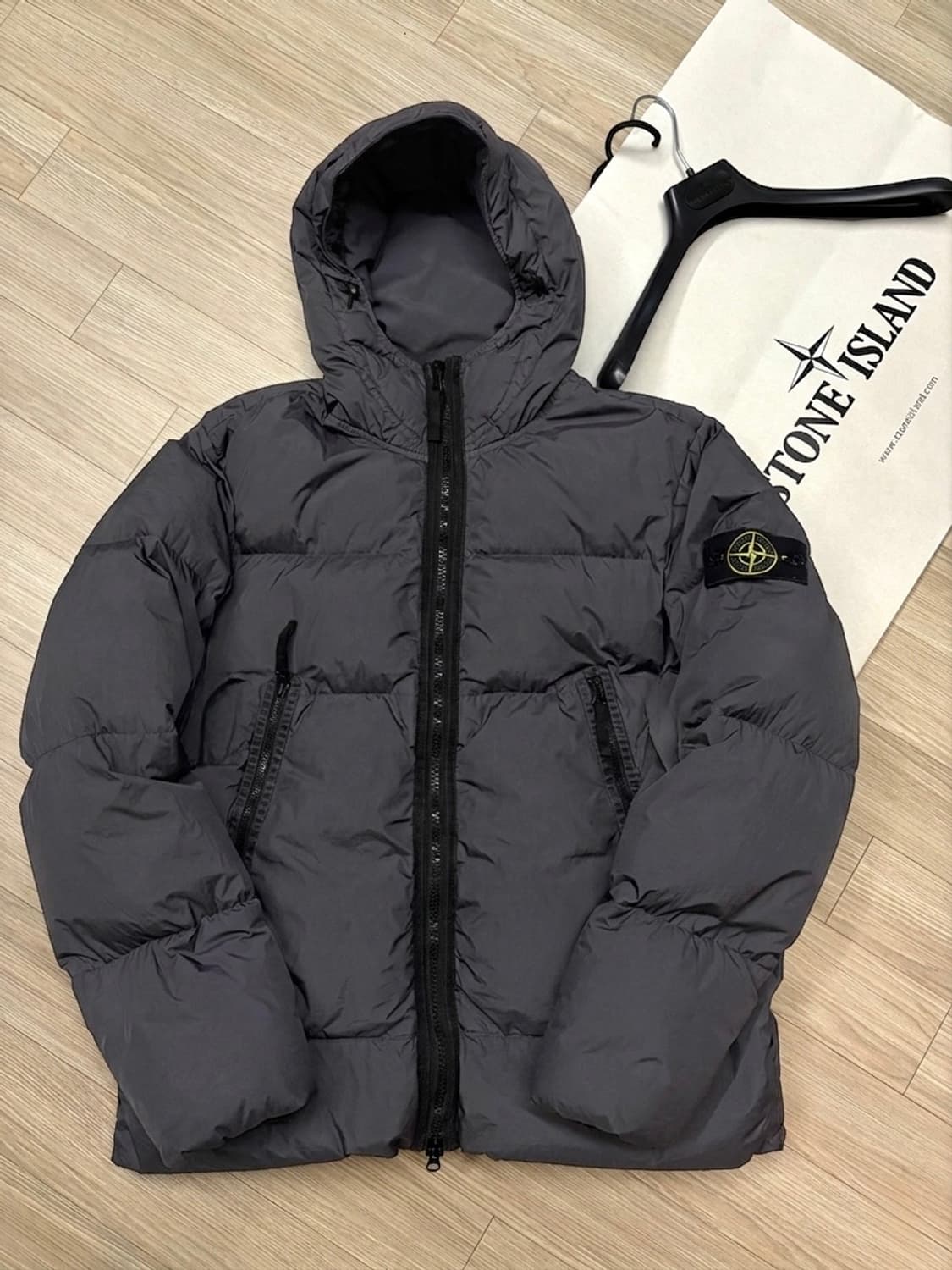 백화점판) 스톤아일랜드 크링클랩스 패딩 xl 상품이미지1