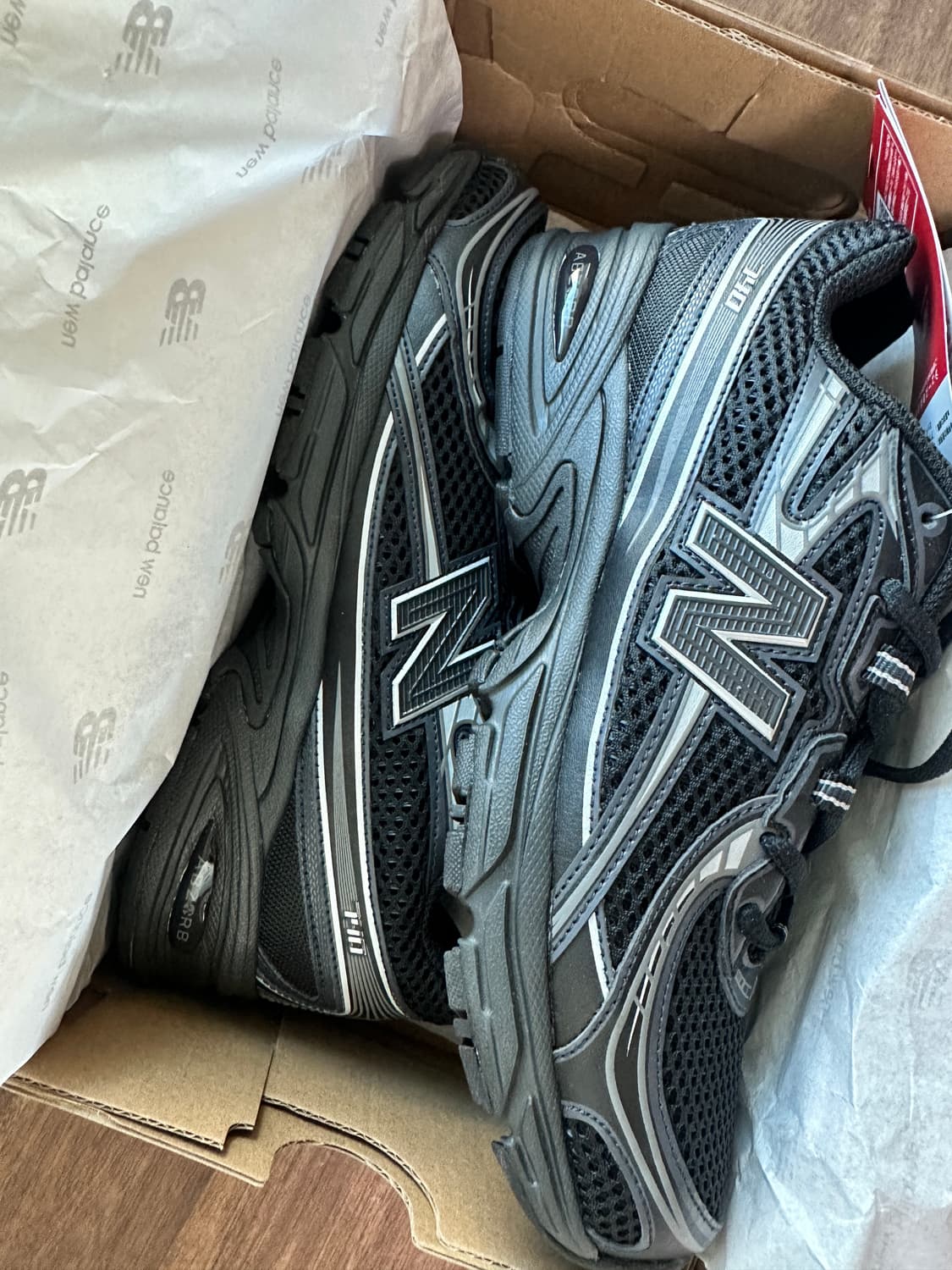 (240, 새상품) 뉴발란스 740 블랙 상품이미지3