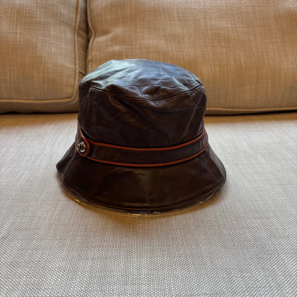 코치 리얼레더 딥 브리운 버킷햇  상품이미지1