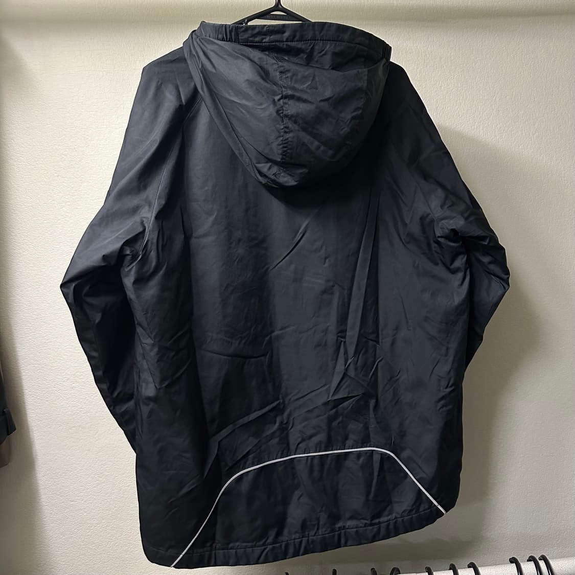 나이키 레드스우시 후드 블랙 바람막이 상품이미지3