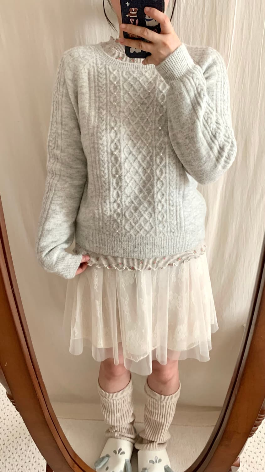 natural beauty basic 연그레이 진주 케이블 니트 상품이미지5