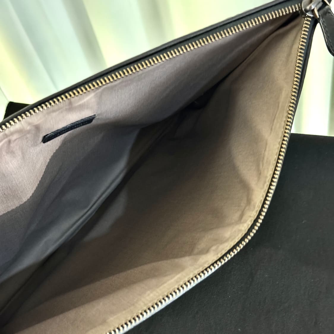 [새상품급] 보테가베네타 인트레치아토 블랙 클러치 상품이미지9