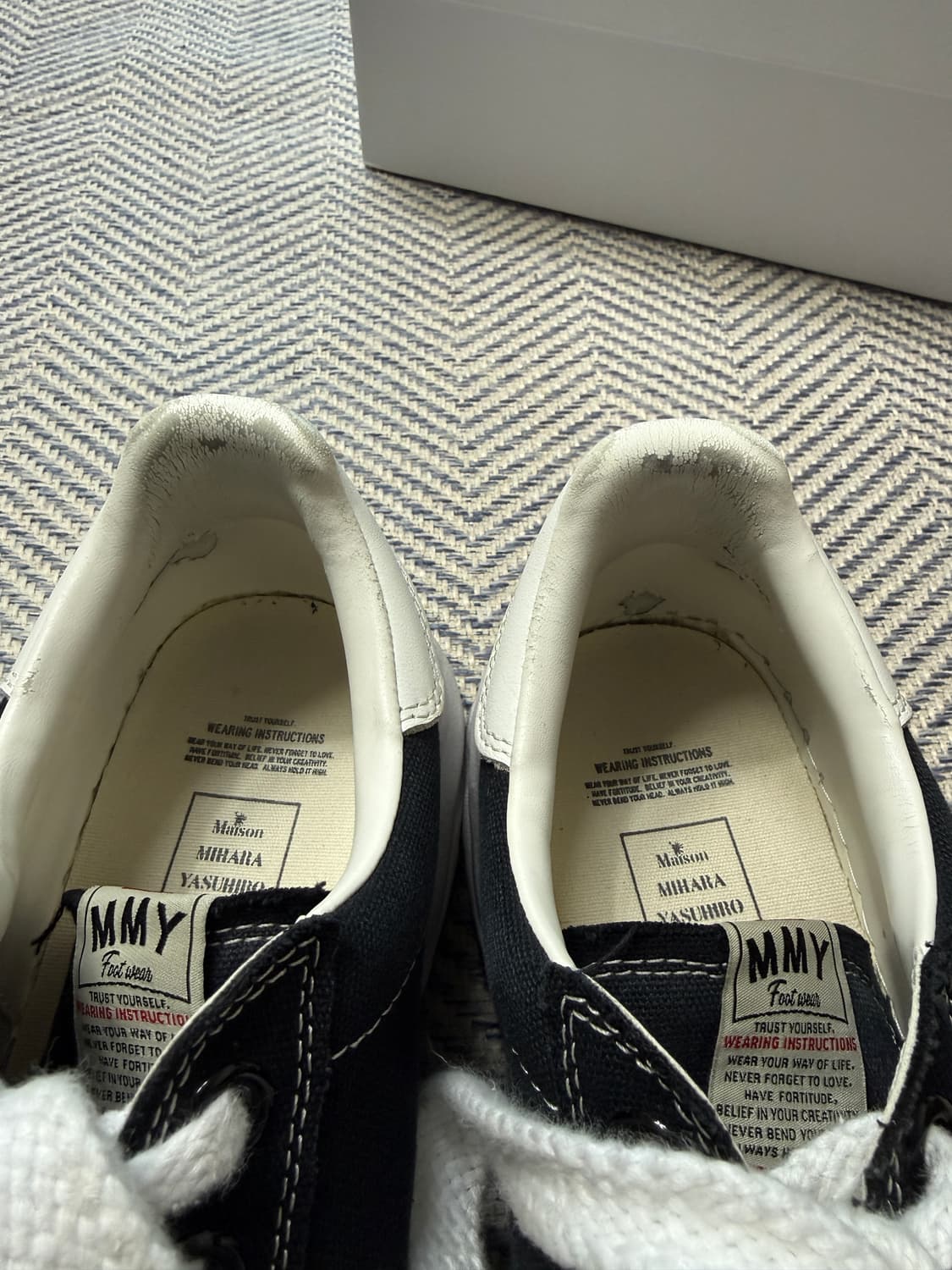 메종 미하라 야스히로 블레이키 OG 솔 캔버스 로우탑 스니커즈 블랙 화이 상품이미지7