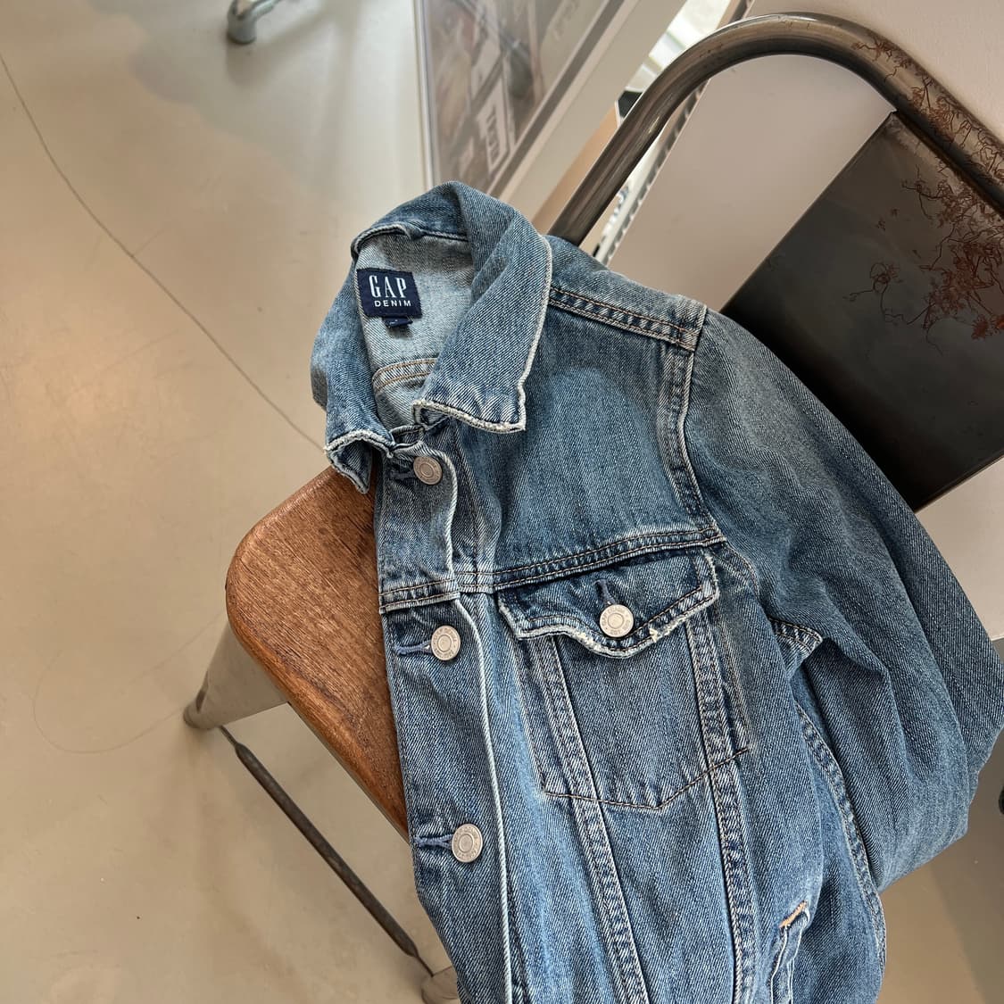 갭 데님 트러커 자켓 상품이미지1