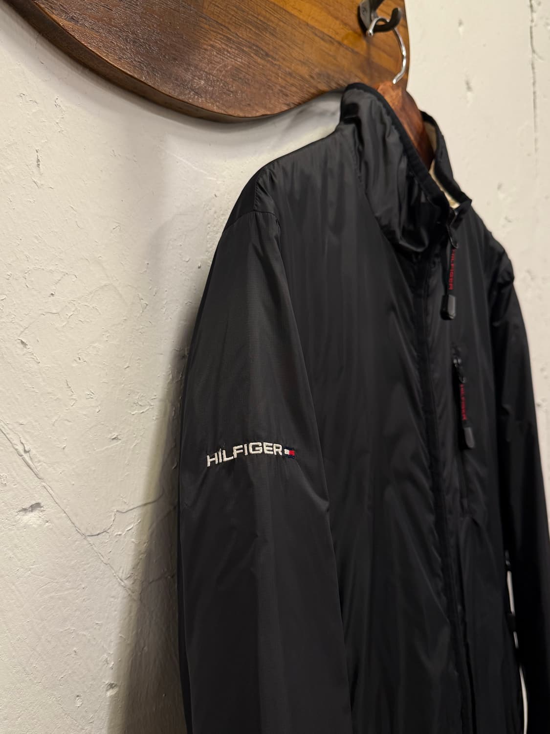 66) TOMMY HILFIGER Reversible Nylon Padd 상품이미지3