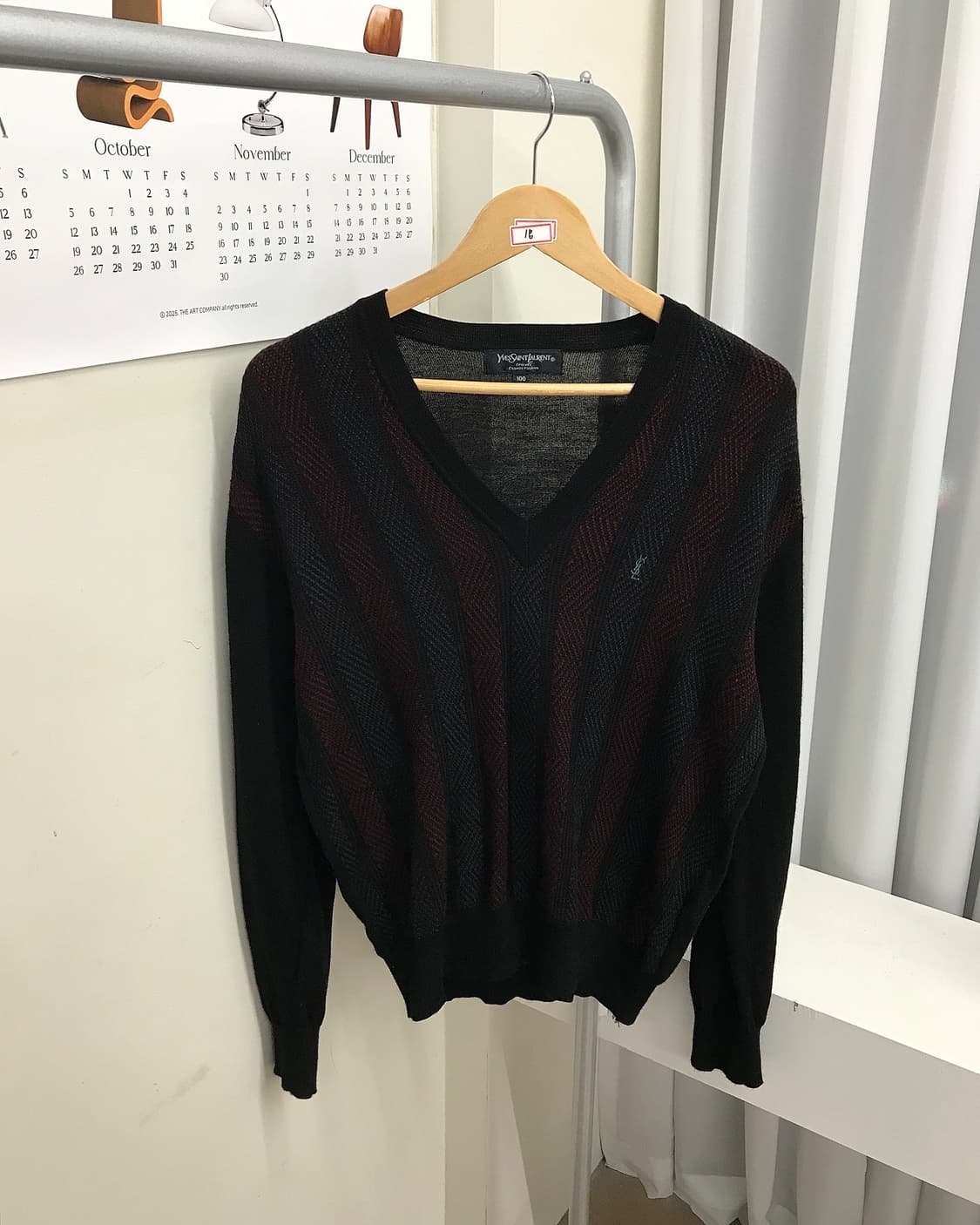 입생로랑 로고 브이넥 울 니트 상품이미지1