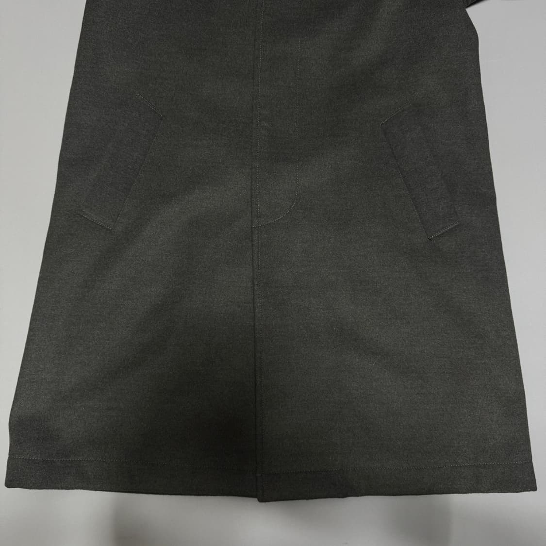 어반리서치 차콜컬러 폴리에스터 나일론 혼방 써머라이트 레글런 코트 상품이미지6