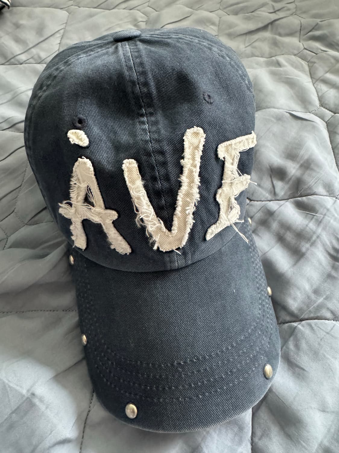 아비에무아 아플리케 빈티지 리벳 캡 상품이미지1