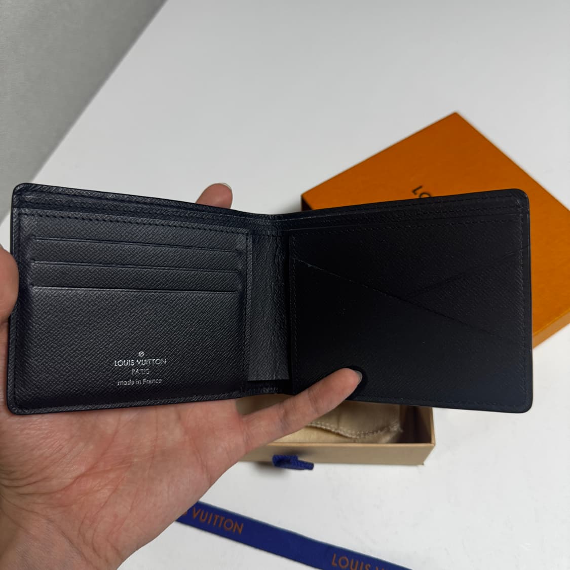 [한정판] 루이비통 모노그램 갤럭시 반지갑 상품이미지3