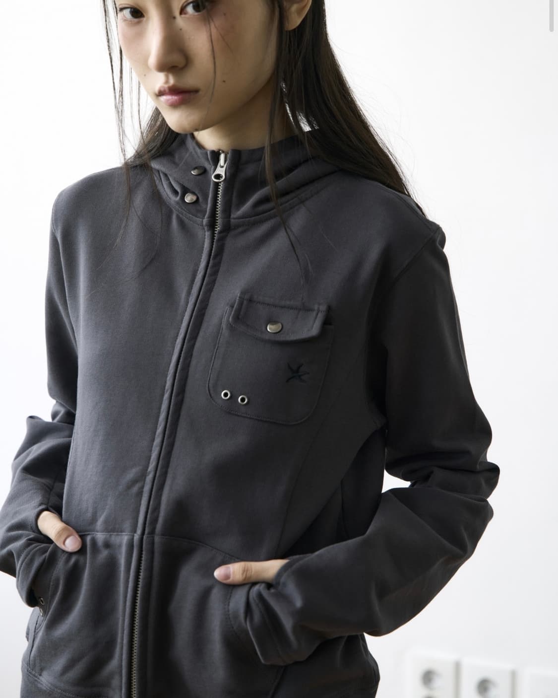 더콜디스트모먼트 후드집업 상품이미지3