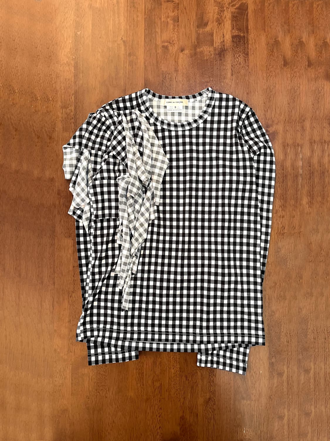 꼼데가르송 체크 드레이프 탑 슬리브 상품이미지1