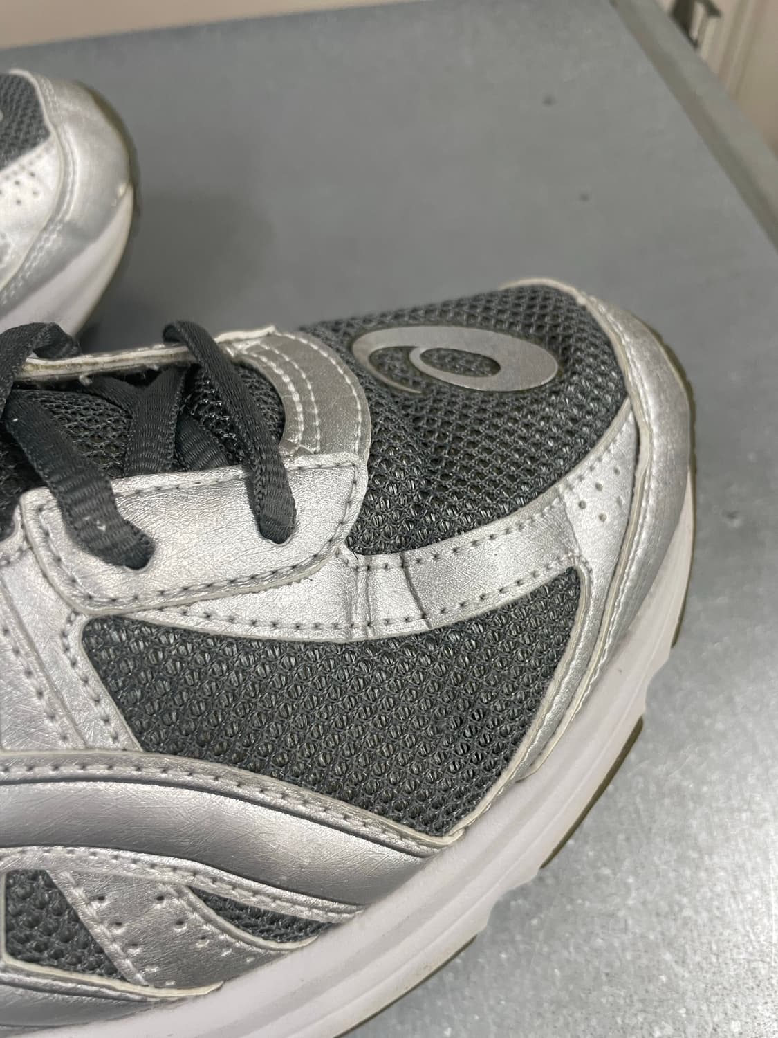 아식스 조그 100 S SMU 시트 락 퓨어 실버 275 상품이미지7