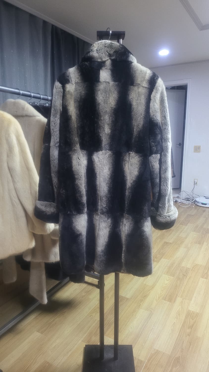 친칠라 66~77사이즈 코트 판매합니다 드라이완료 상품이미지4