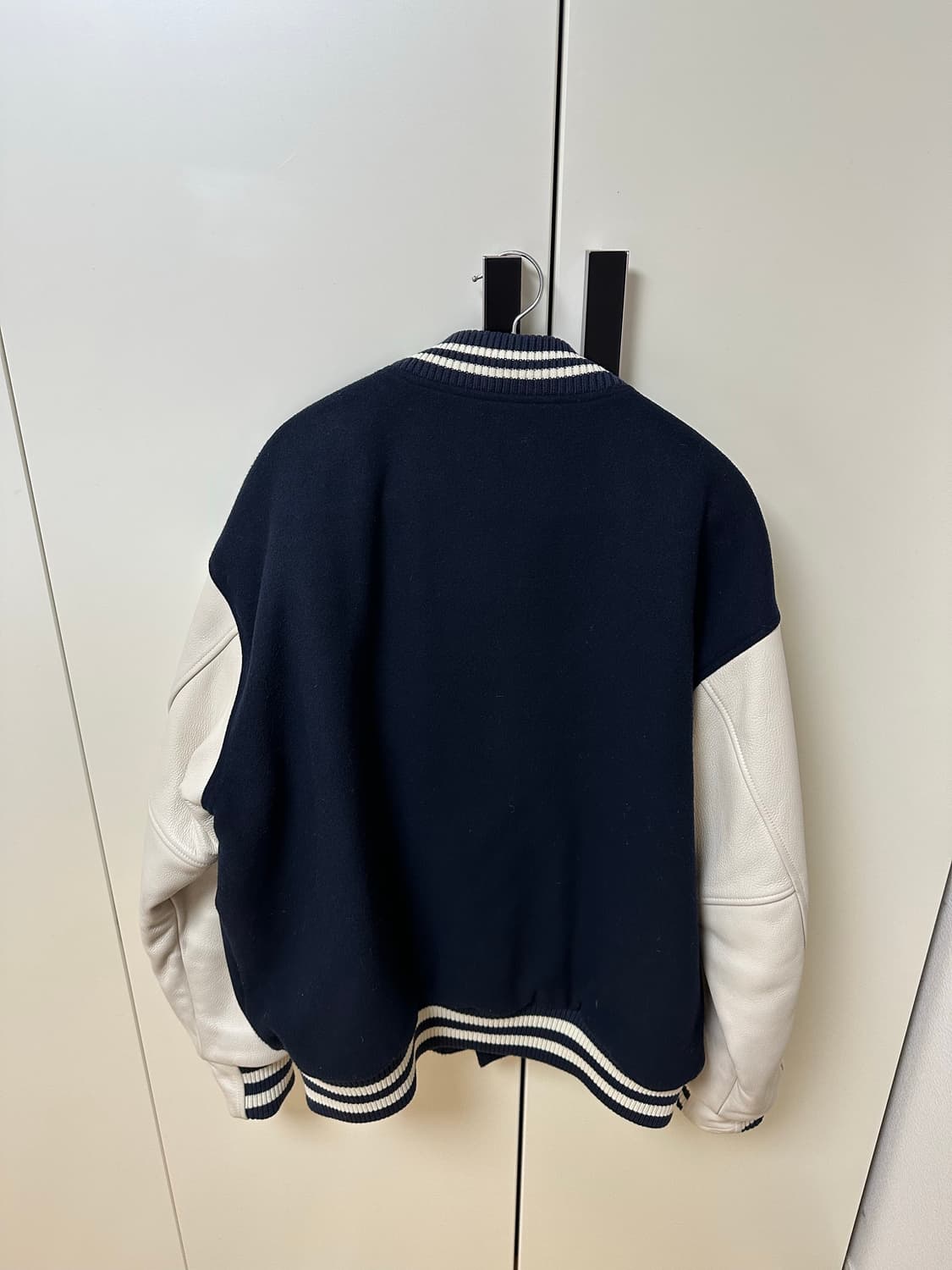 XL) 에스피오나지 네이비 바시티 팝니다 상품이미지5