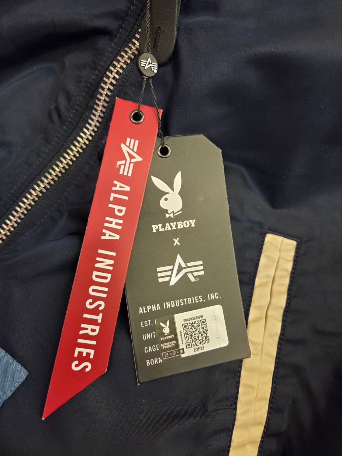 플레이보이 x 알파인더스트리 멀티 스택 봄버 자켓 블루 상품이미지5