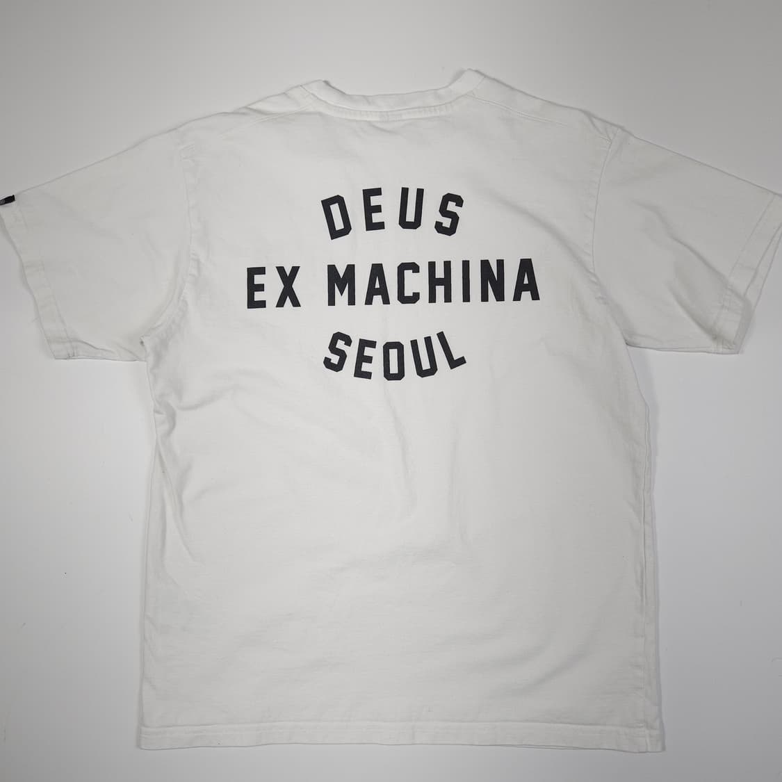 데우스 엑스마키나 반팔 티셔츠  상품이미지1