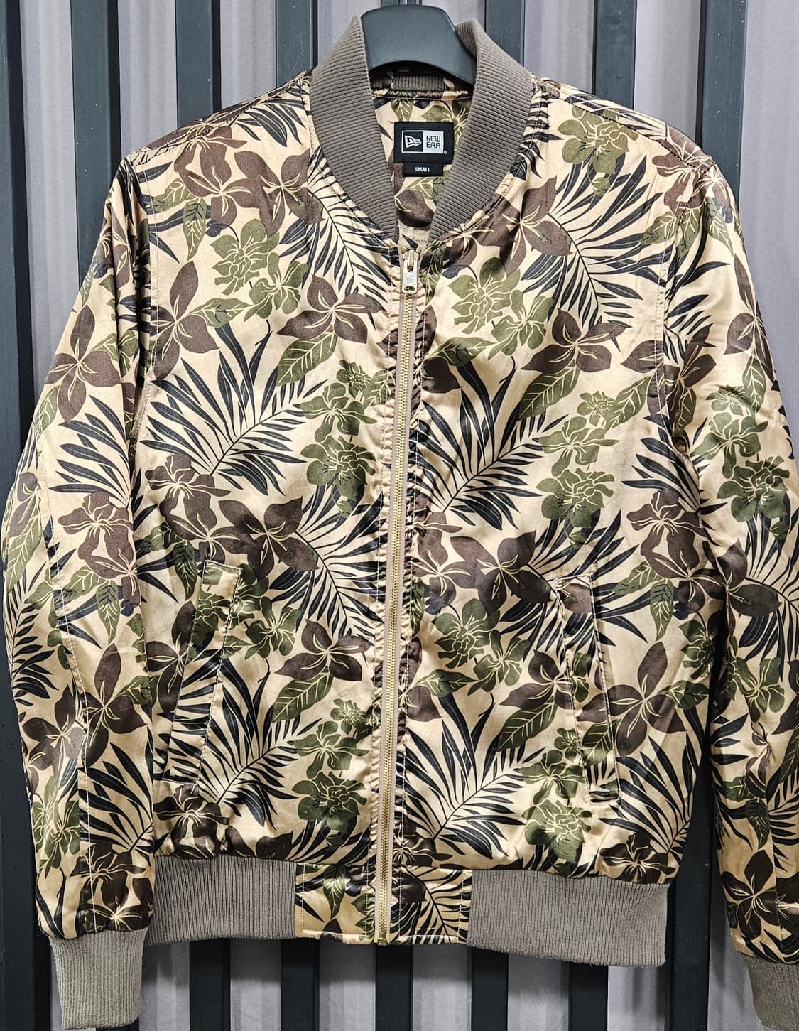 뉴에라 플라워 패턴 블루종 S 상품이미지1