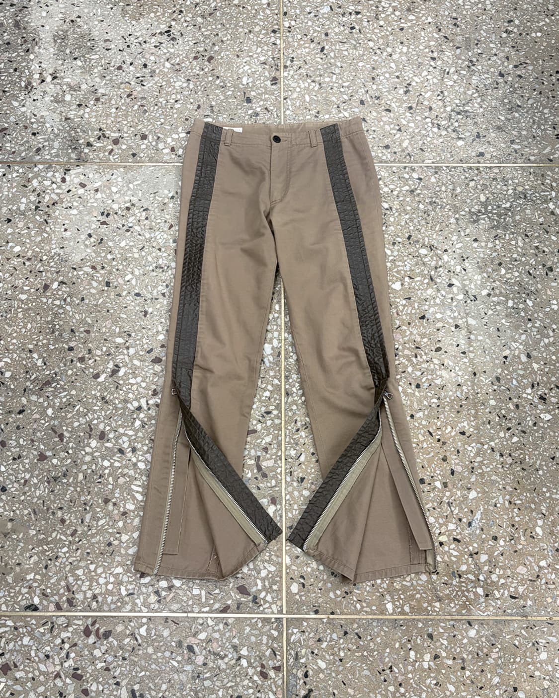 드리스 반 노튼 파이핑 디테일 지퍼 팬츠 상품이미지1